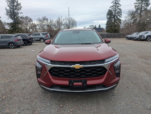 Used 2025 Chevrolet Trax LT image 2