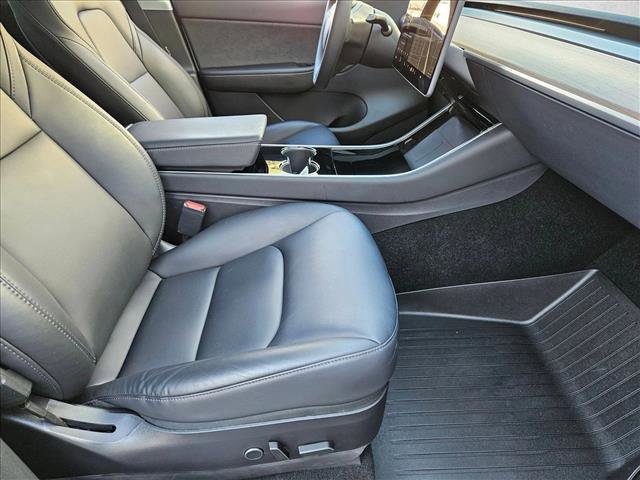 Used 2021 Tesla Model Y Long Range image 19