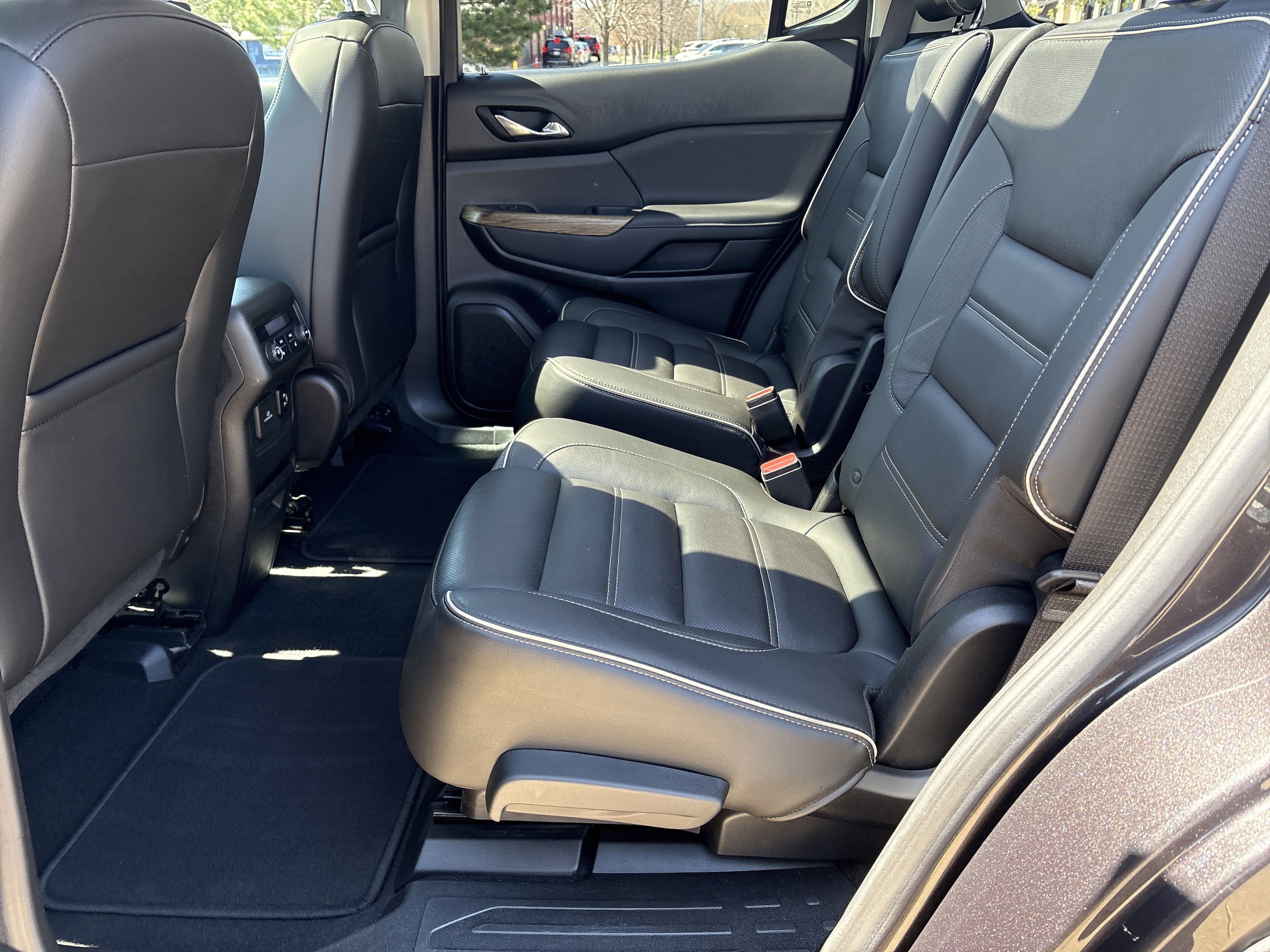 Used 2018 GMC Acadia Denali w/ Technology Package image 13