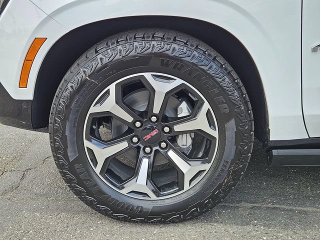 New 2026 GMC Yukon AT4 w/ AT4 Premium Plus Package AWD/4WD image 9