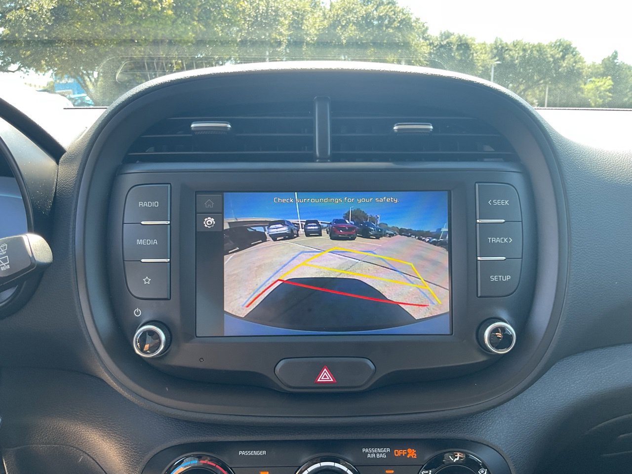 Used 2025 Kia Soul LX w/ LX Technology Package FWD image 29