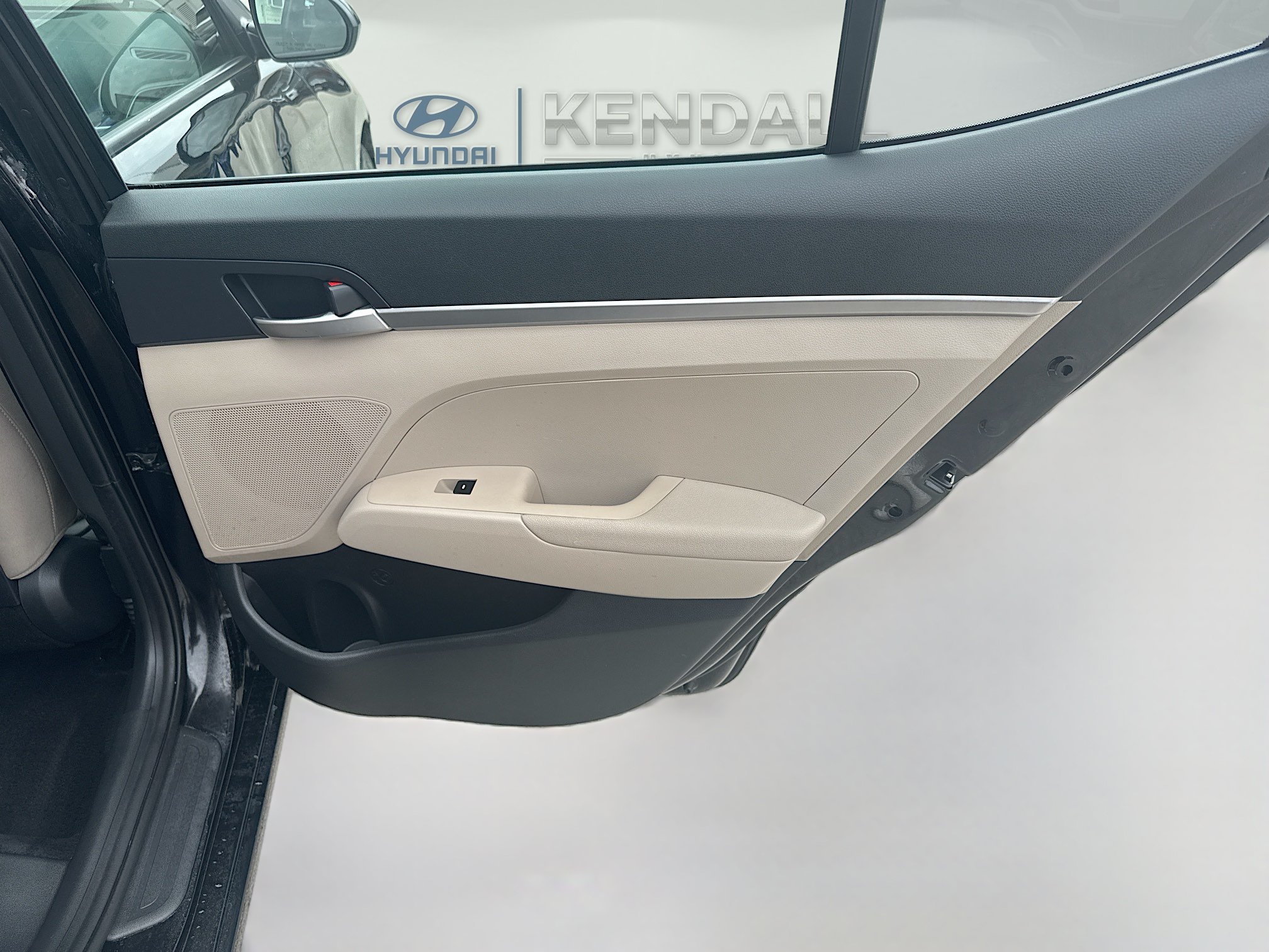 Used 2020 Hyundai Elantra SE FWD image 27