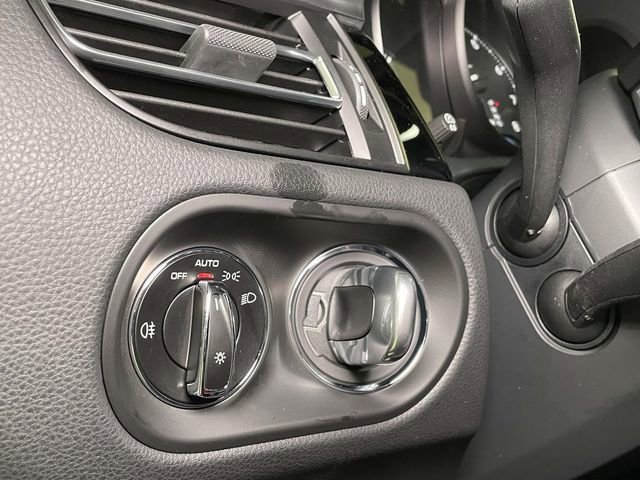 New 2026 Porsche Macan image 38