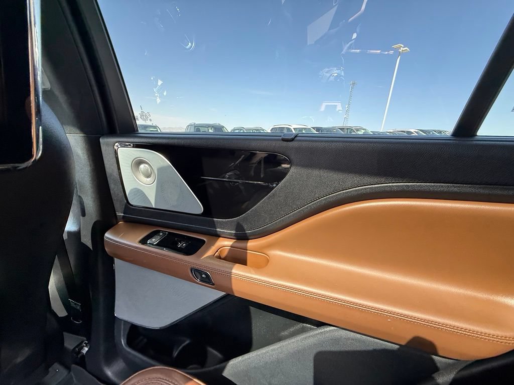 Used 2020 Lincoln Aviator Reserve w/ Equipment Group 202A AWD/4WD image 18