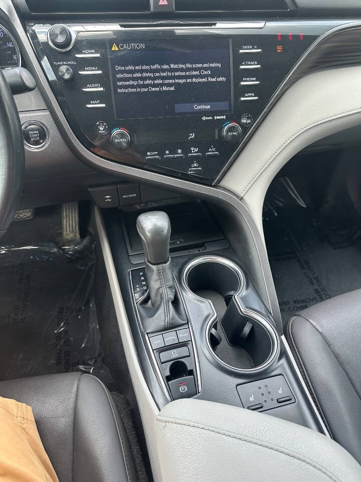 Used 2019 Toyota Camry XLE w/ Carpet Mat Package FWD image 14