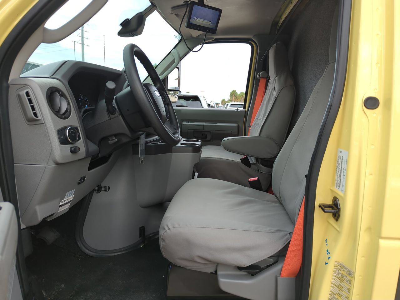 Used 2022 Ford E-450 and Econoline 450 Super Duty RWD image 19