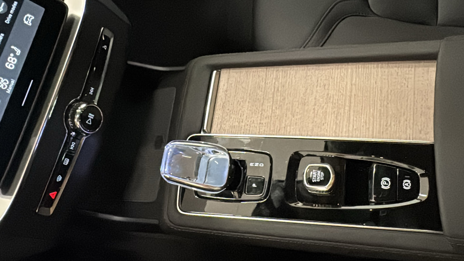 New 2027 Volvo XC60 B5 Core AWD/4WD image 19