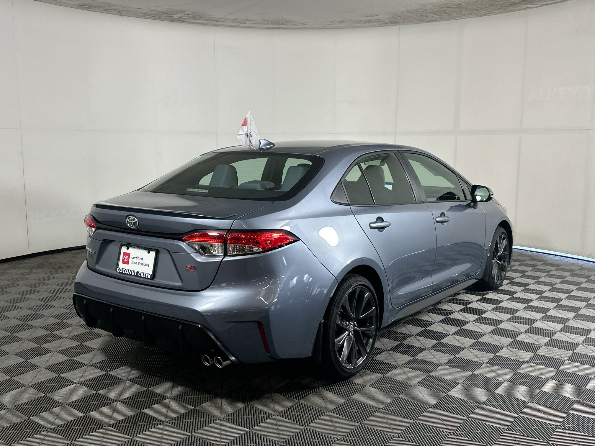 Certified 2025 Toyota Corolla SE FWD image 3