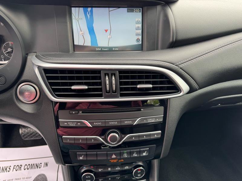 Used 2018 INFINITI QX30 Premium w/ Navigation Package AWD/4WD image 16
