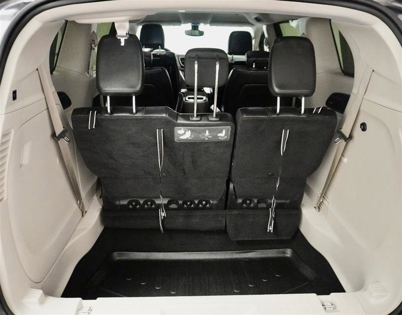 Used 2017 Chrysler Pacifica Touring-L Plus FWD image 32