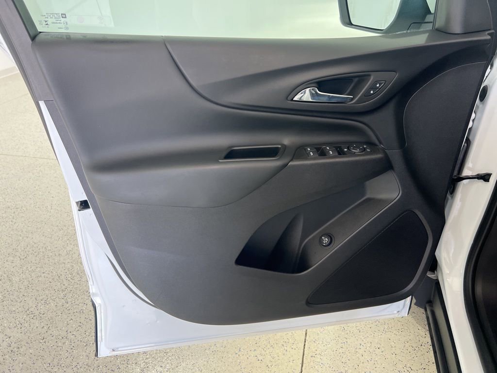 Used 2024 Chevrolet Equinox LT FWD image 19