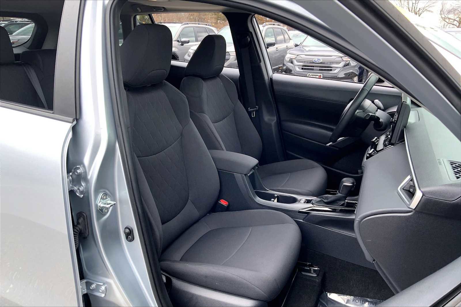 Used 2023 Toyota Corolla Cross LE w/ Moonroof Package AWD/4WD image 7
