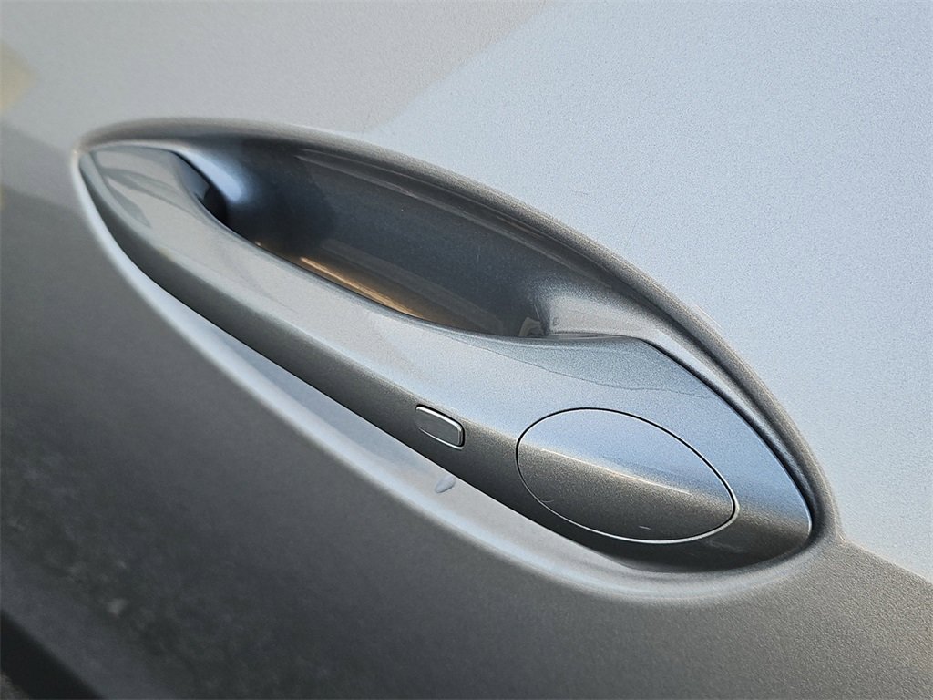 Used 2024 Chevrolet Trax RS w/ Sunroof Package image 31