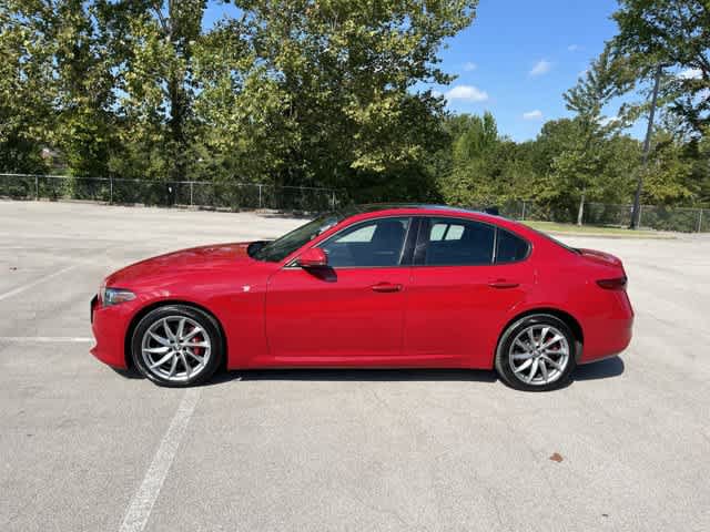 Used 2022 Alfa Romeo Giulia Ti AWD/4WD image 5