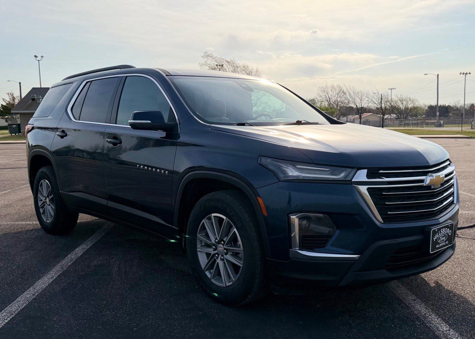 Used 2023 Chevrolet Traverse LT