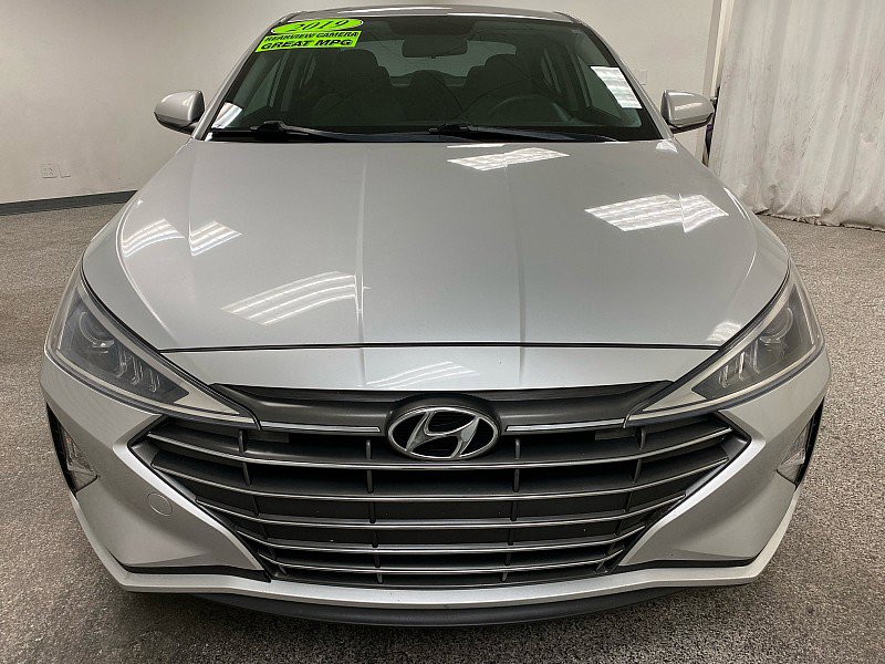 Used 2019 Hyundai Elantra SE image 2