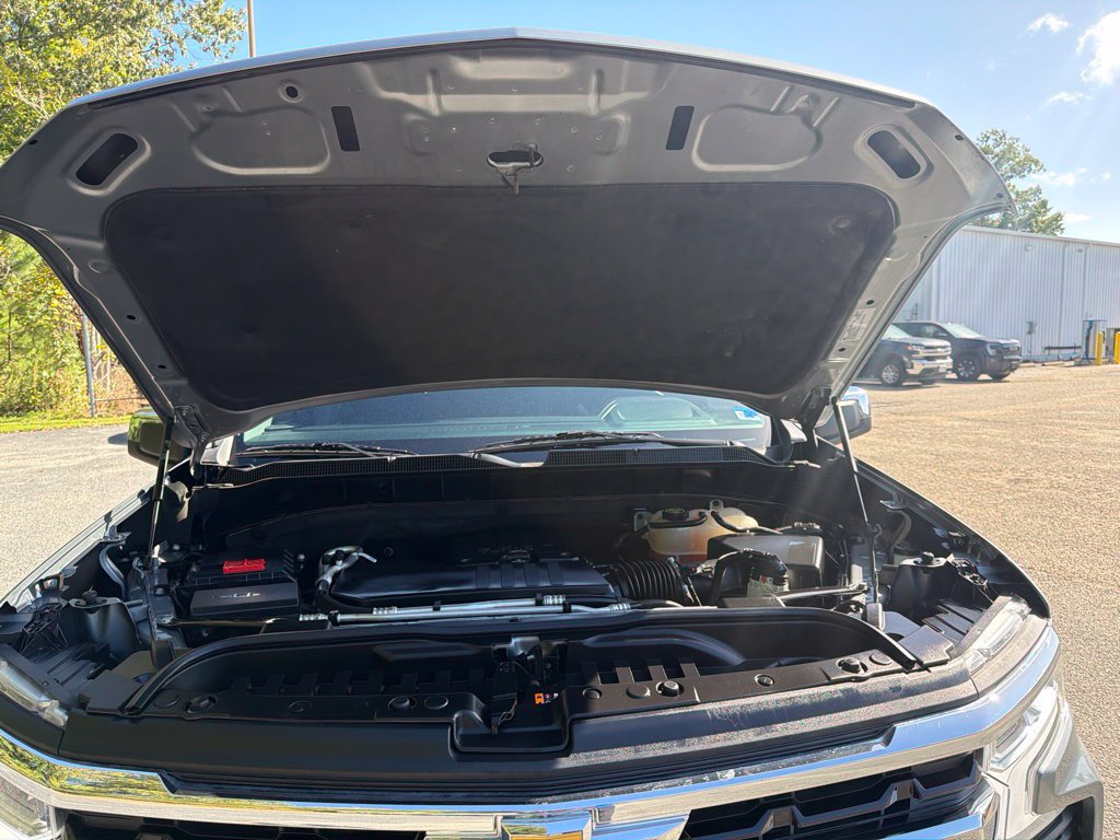 Used 2023 Chevrolet Silverado 1500 LT AWD/4WD image 12