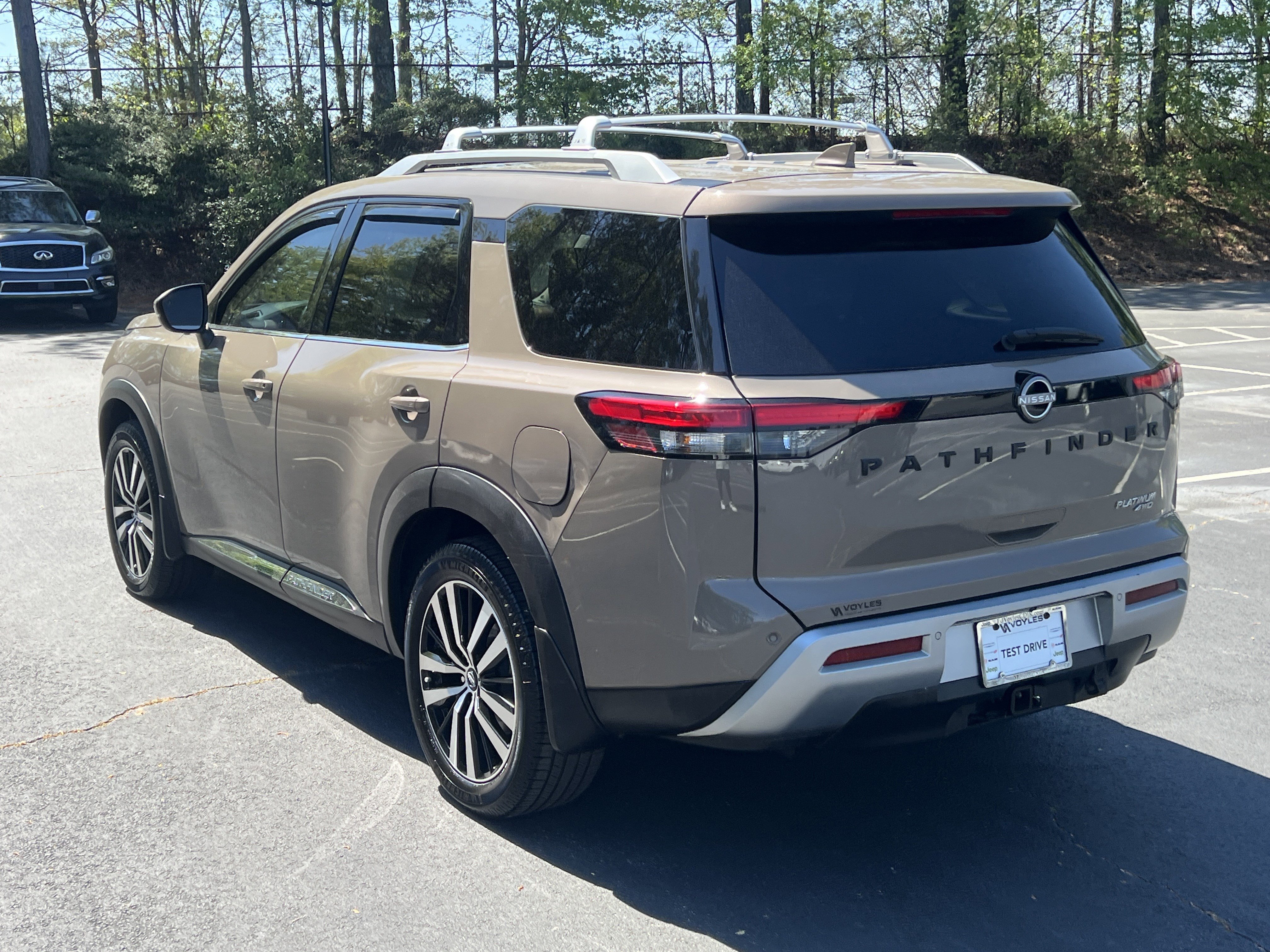Used 2024 Nissan Pathfinder Platinum w/ Cargo Package image 6