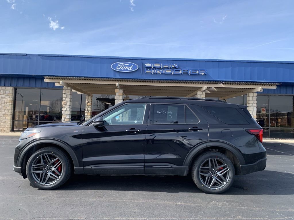 Used 2025 Ford Explorer ST-Line w/ ST-Line Street Pack AWD/4WD image 6