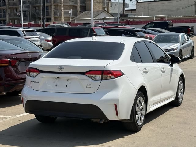 Used 2026 Toyota Corolla LE FWD image 4