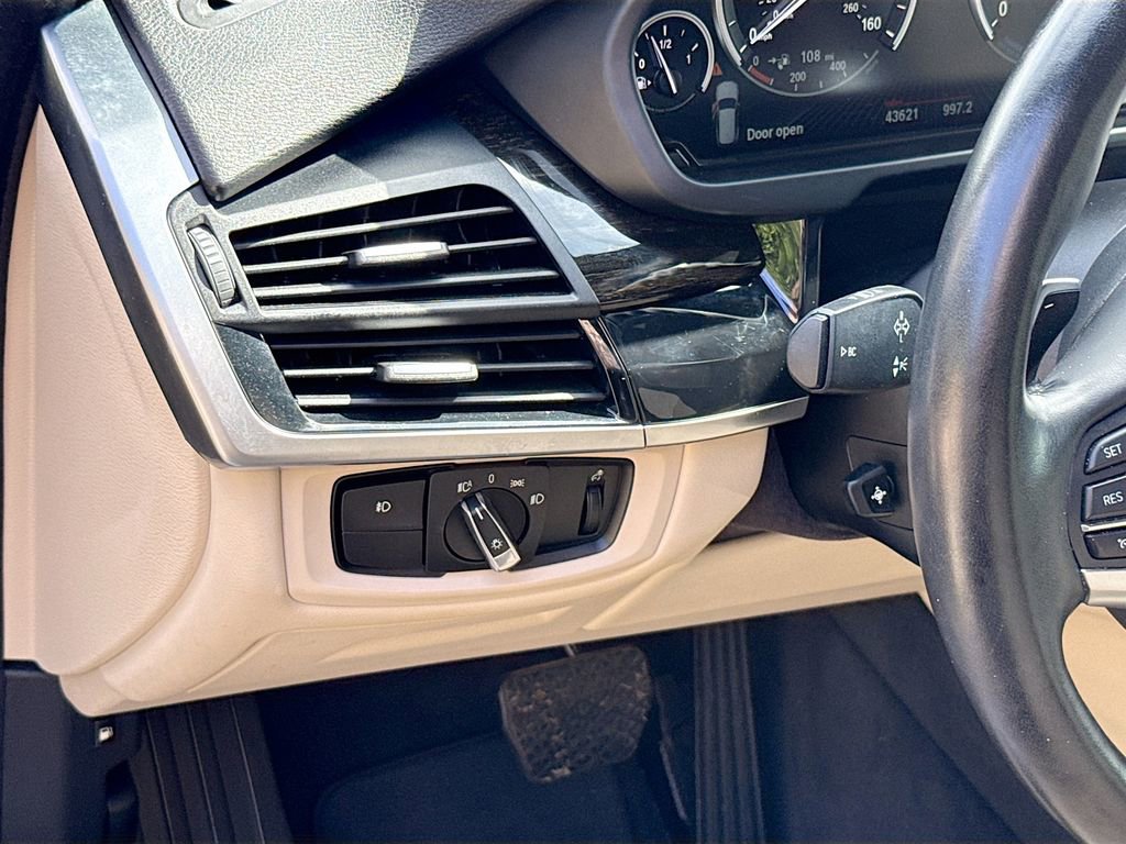 Used 2018 BMW X5 xDrive40e image 11