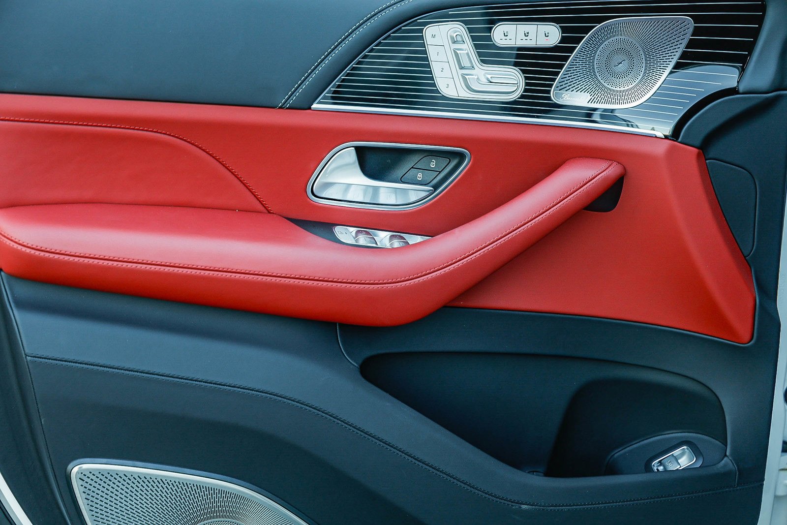 Used 2025 Mercedes-Benz Maybach GLS 600 4MATIC image 25