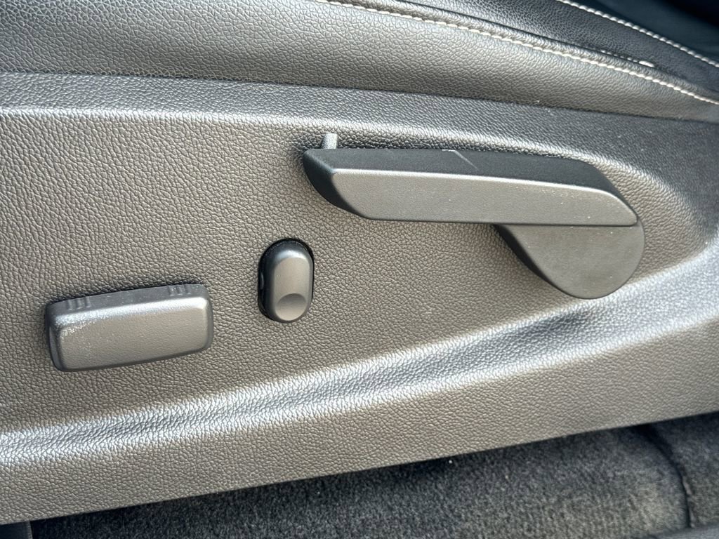 Used 2017 Chevrolet Colorado LT w/ Luxury Package, Chrome AWD/4WD image 45