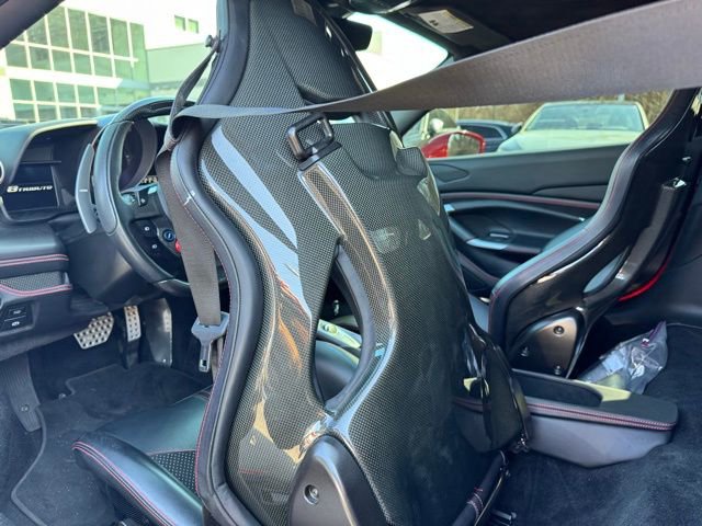 Used 2020 Ferrari F8 Tributo image 32