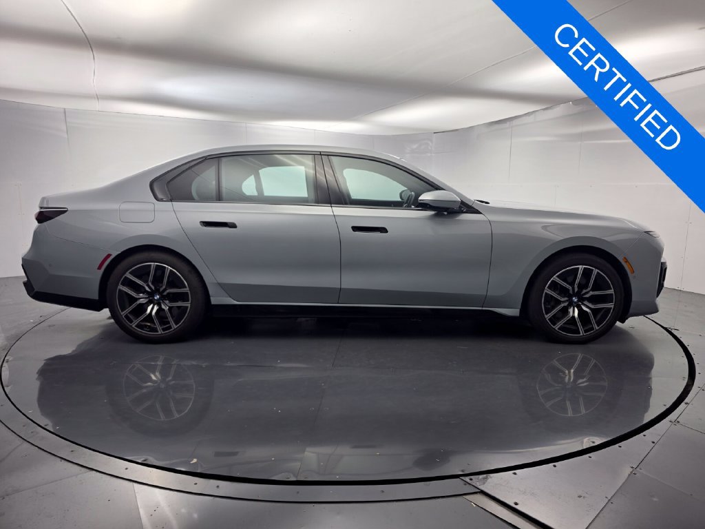 Certified 2023 BMW 760i xDrive AWD/4WD image 3
