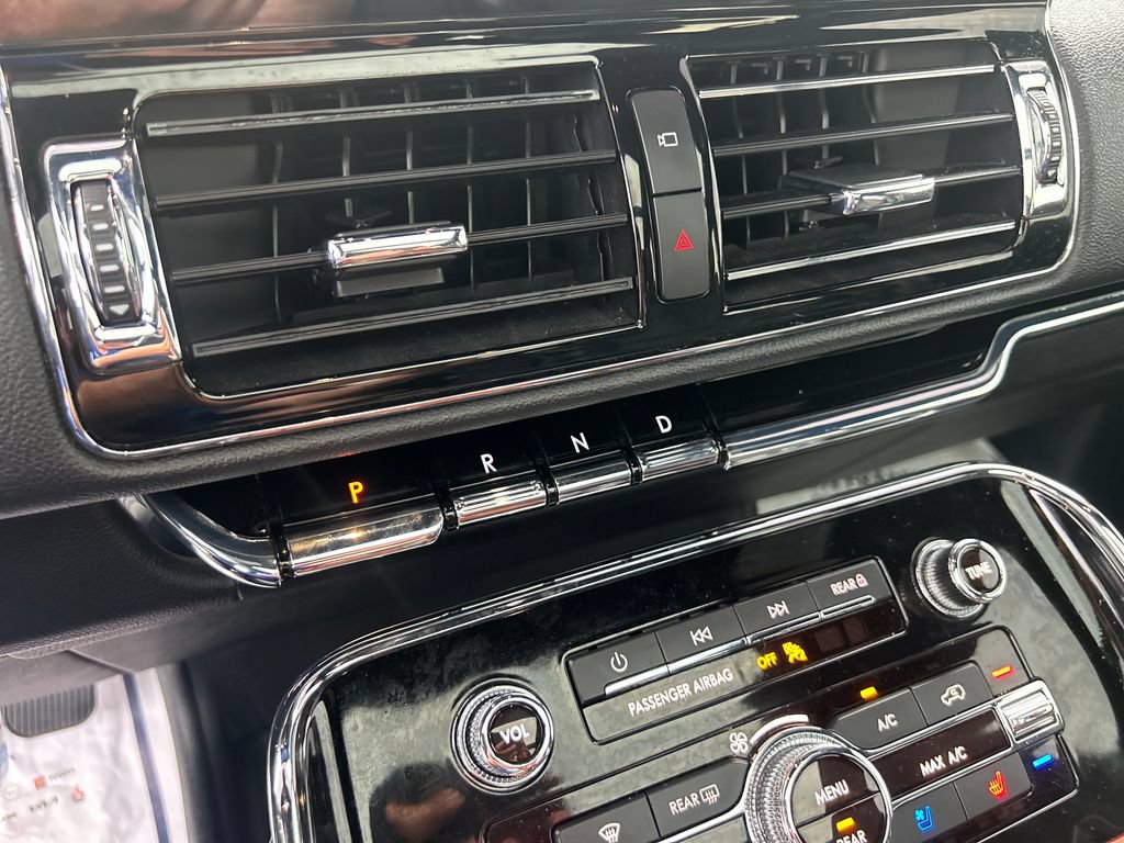 Used 2022 Lincoln Navigator Reserve AWD/4WD image 16
