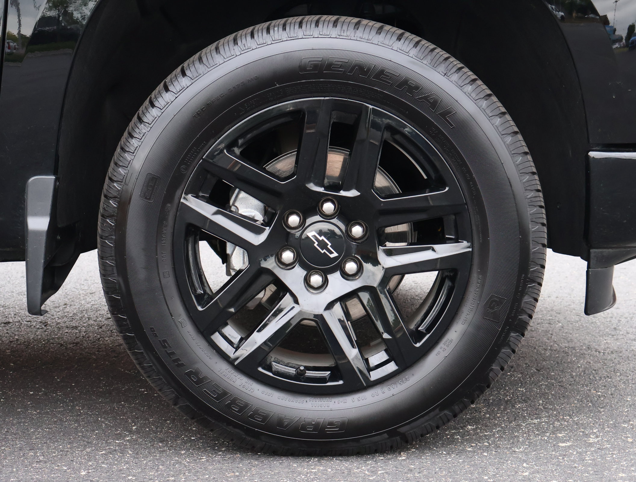 New 2026 Chevrolet Silverado 1500 Custom w/ LPO, Dark Essentials Package AWD/4WD image 22
