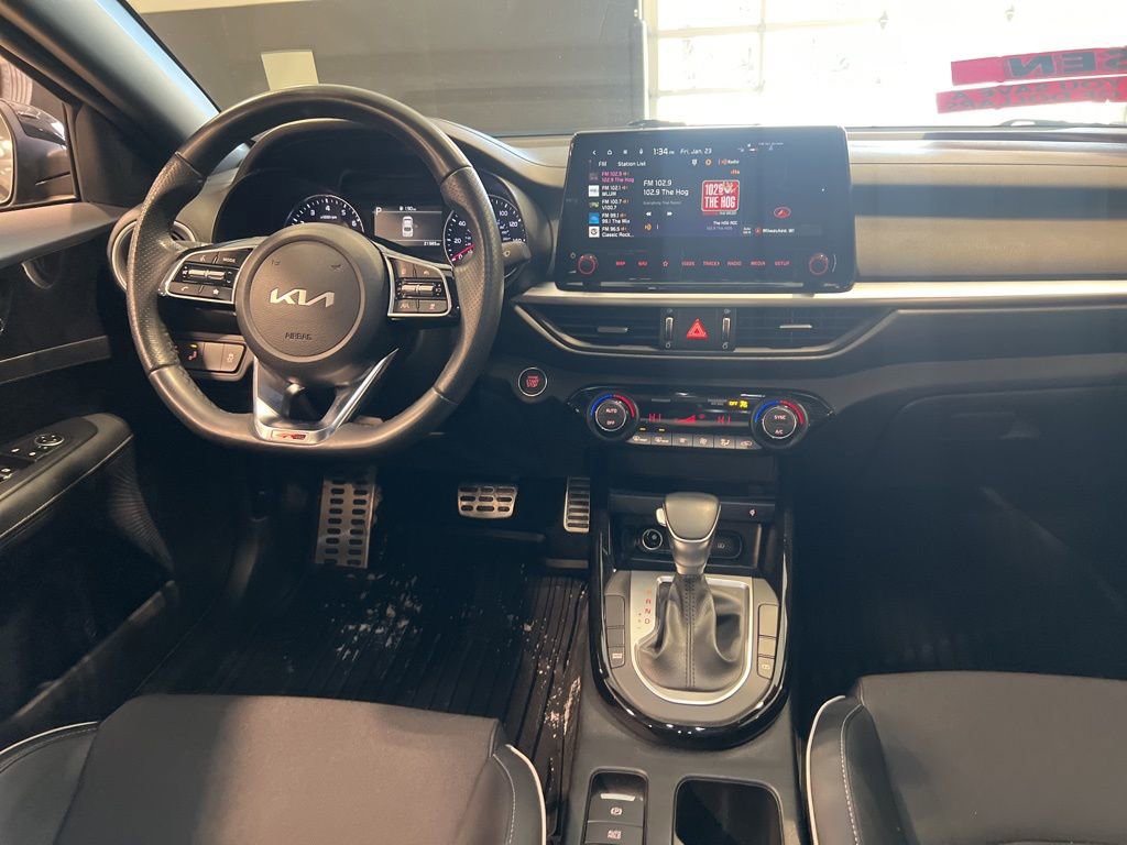 Certified 2024 Kia Forte GT-Line w/ GT-Line Premium Package image 17