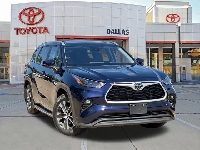 Used 2023 Toyota Highlander XLE FWD image 1