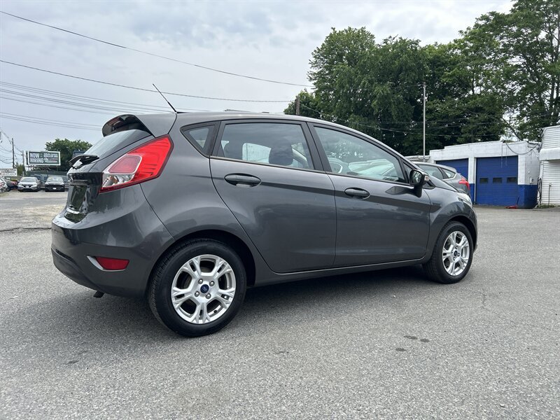 Used 2016 Ford Fiesta SE w/ Cold Weather Package FWD image 4
