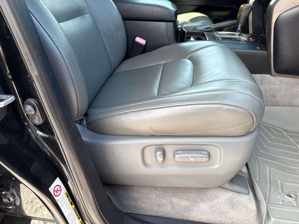 Used 2011 Toyota Land Cruiser w/ Upgrade Pkg AWD/4WD image 12