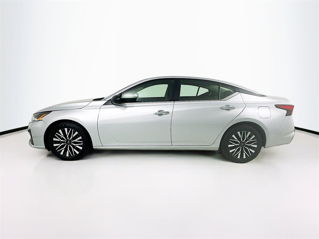 Used 2024 Nissan Altima 2.5 SV image 8