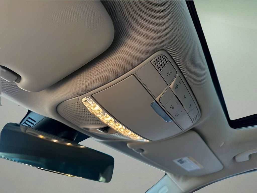 Used 2021 Mercedes-Benz C 300 4MATIC Sedan image 16