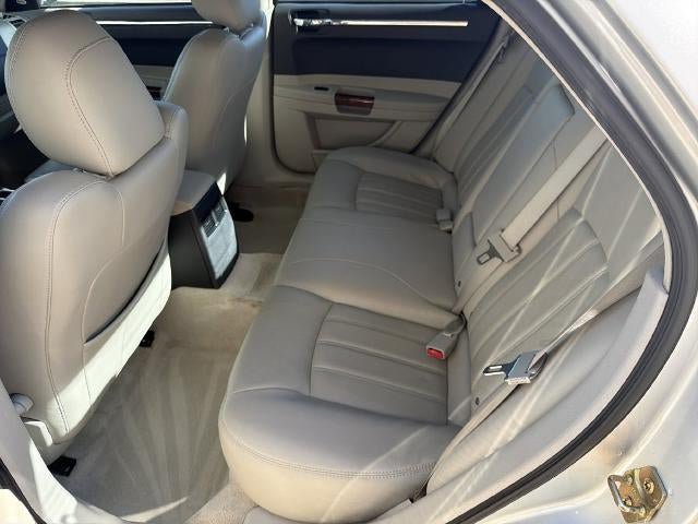 Used 2005 Chrysler 300 C RWD image 19