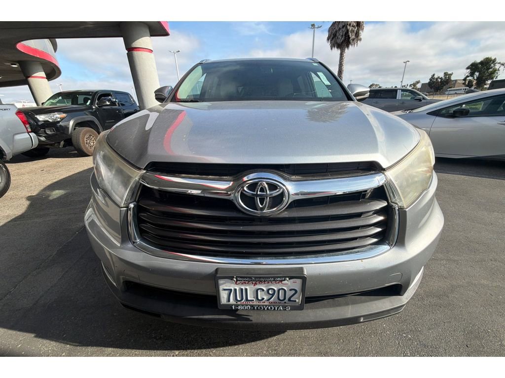 Used 2016 Toyota Highlander XLE image 3