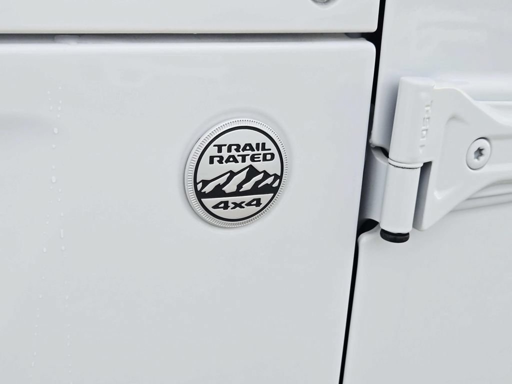 Certified 2021 Jeep Wrangler Unlimited Sahara AWD/4WD image 22