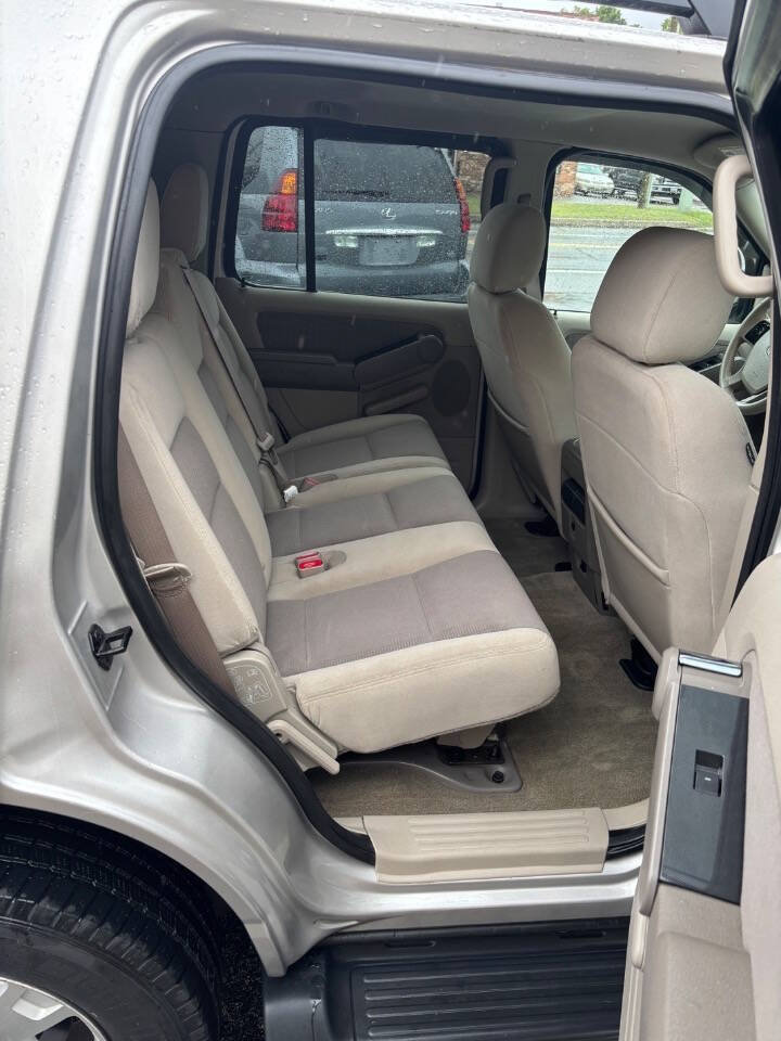 Used 2007 Ford Explorer XLT AWD/4WD image 18
