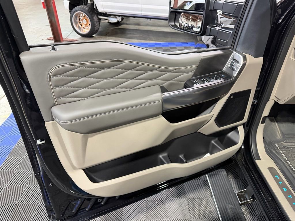 Used 2025 Ford F250 Platinum w/ Platinum Plus Package image 25