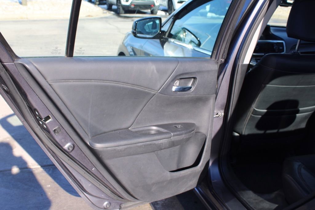 Used 2015 Honda Accord EX-L image 25