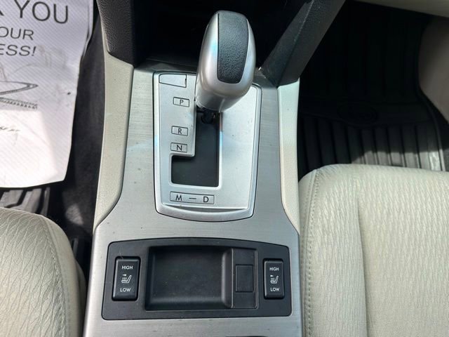 Used 2010 Subaru Outback 2.5i Premium AWD/4WD image 19
