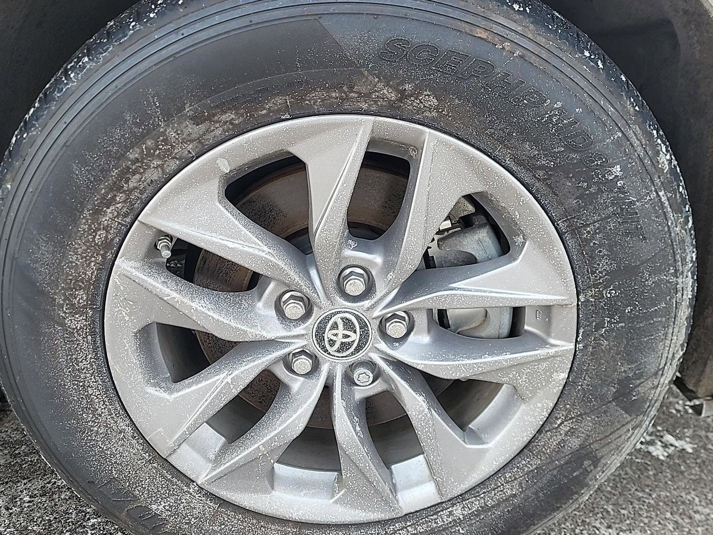 Used 2024 Toyota Sienna XLE image 15