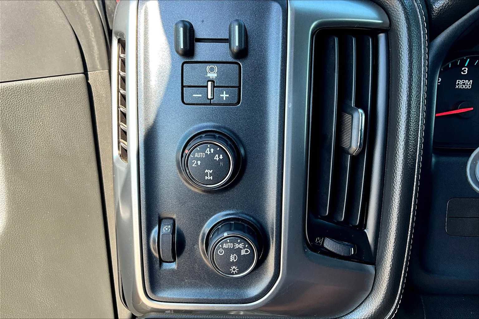 Used 2015 Chevrolet Silverado 1500 LTZ w/ LTZ Plus Package image 33