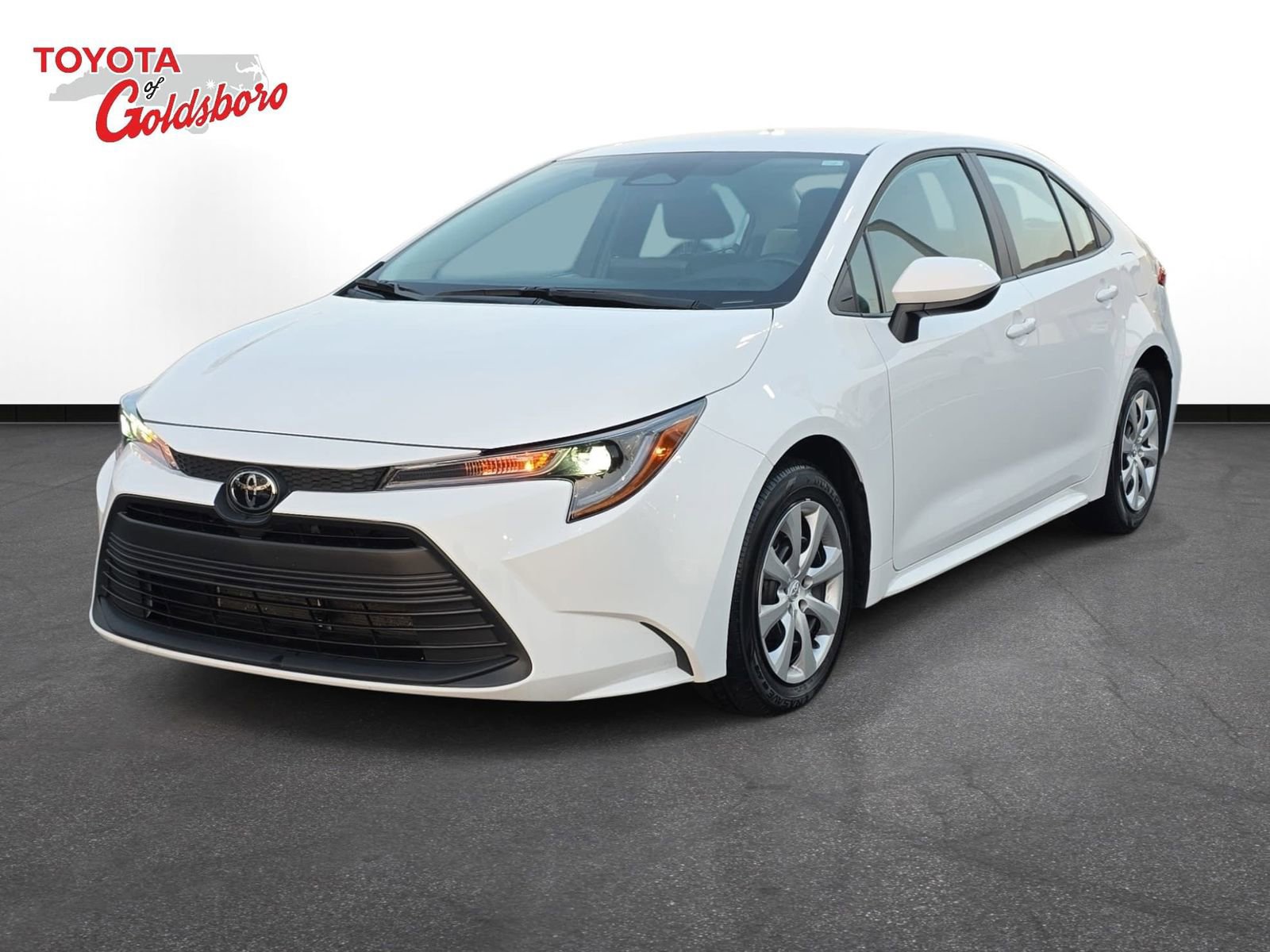 Used 2025 Toyota Corolla LE image 1