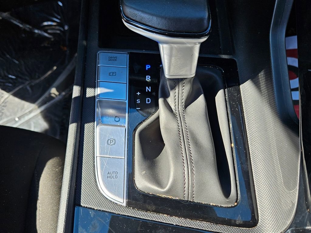 Used 2025 Hyundai Elantra SEL image 18