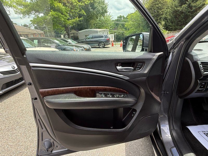 Used 2018 Acura MDX SH-AWD image 16