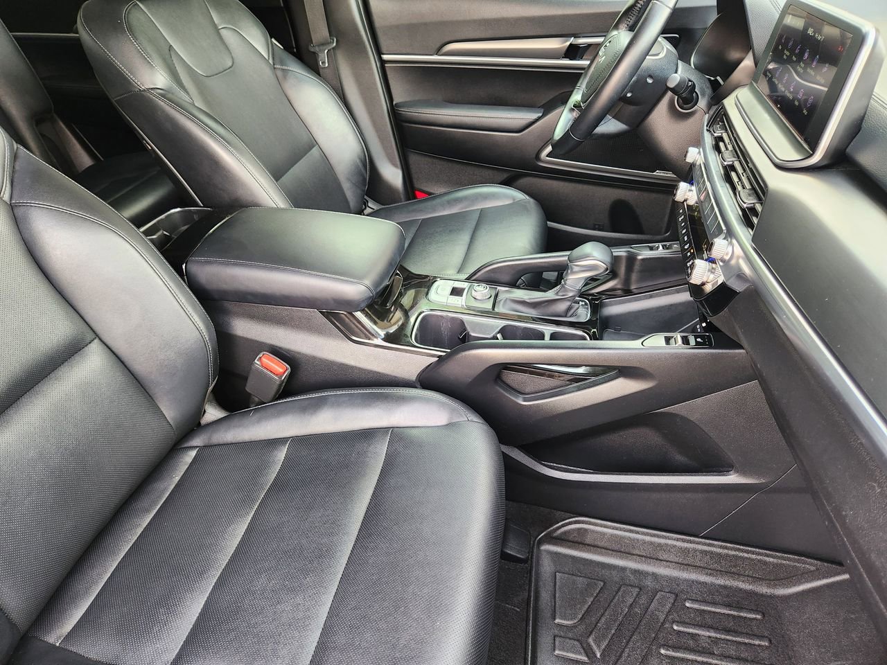 Used 2022 Kia Telluride S image 13